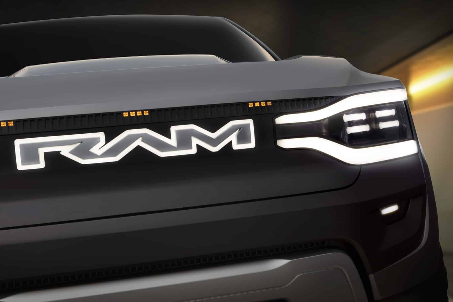 Modernisiertes RAM-Emblem des Ram 1500 Revolution BEV Concept Cars